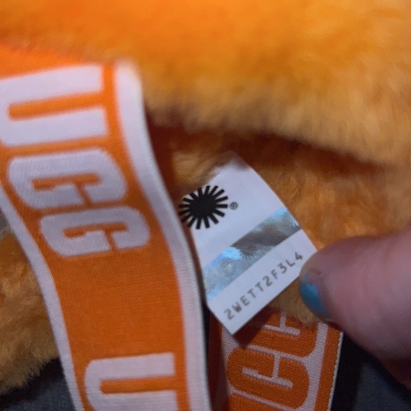 UGG Oh Yeah Sheepskin Slide Sandal
Slippers In California Poppy Size 6 US - Picture 3 of 14